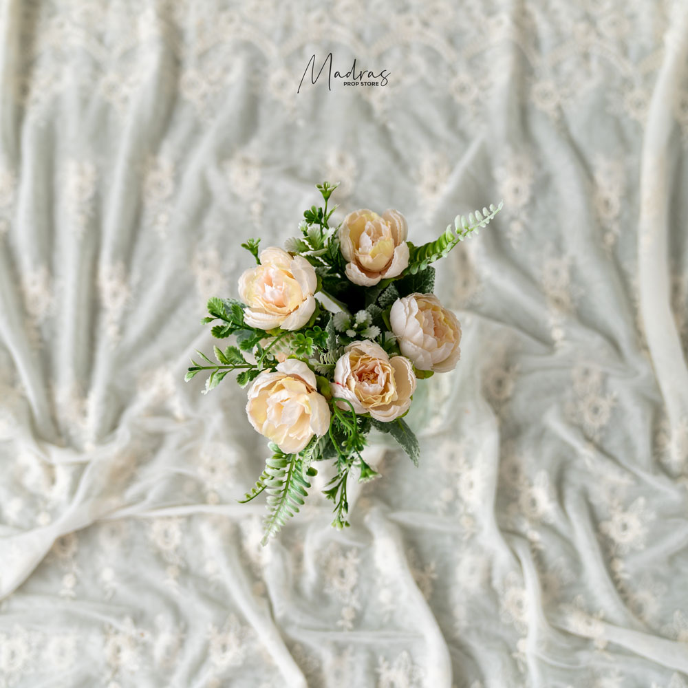 Rental - little Peonies cream