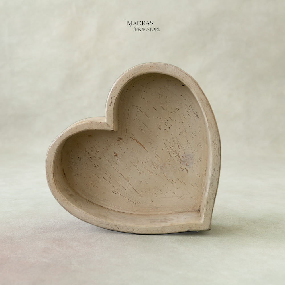 Rental - Heart bowl - Distressed cream