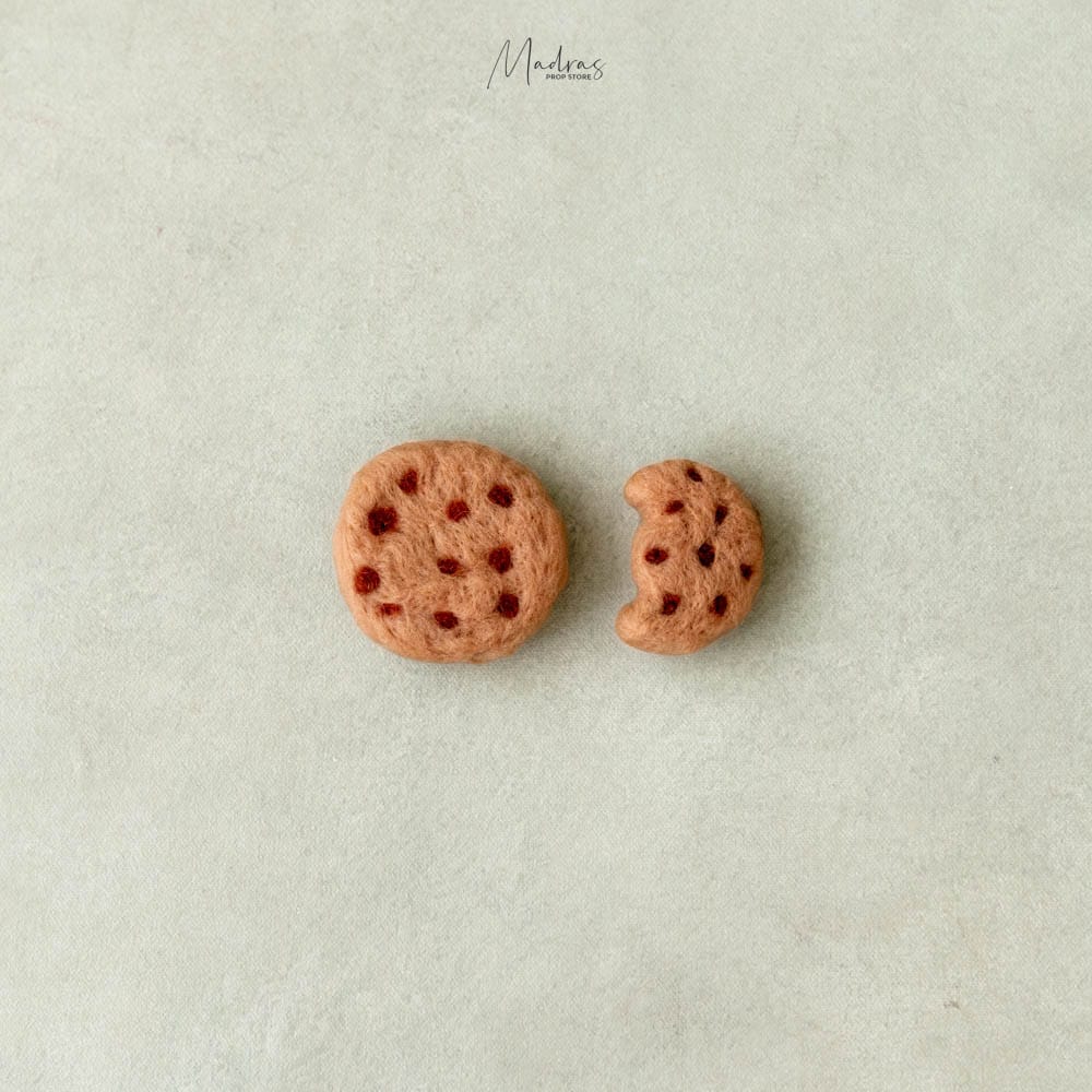 Rental - Set Of 1 Full & 1 Bitten Cookie
