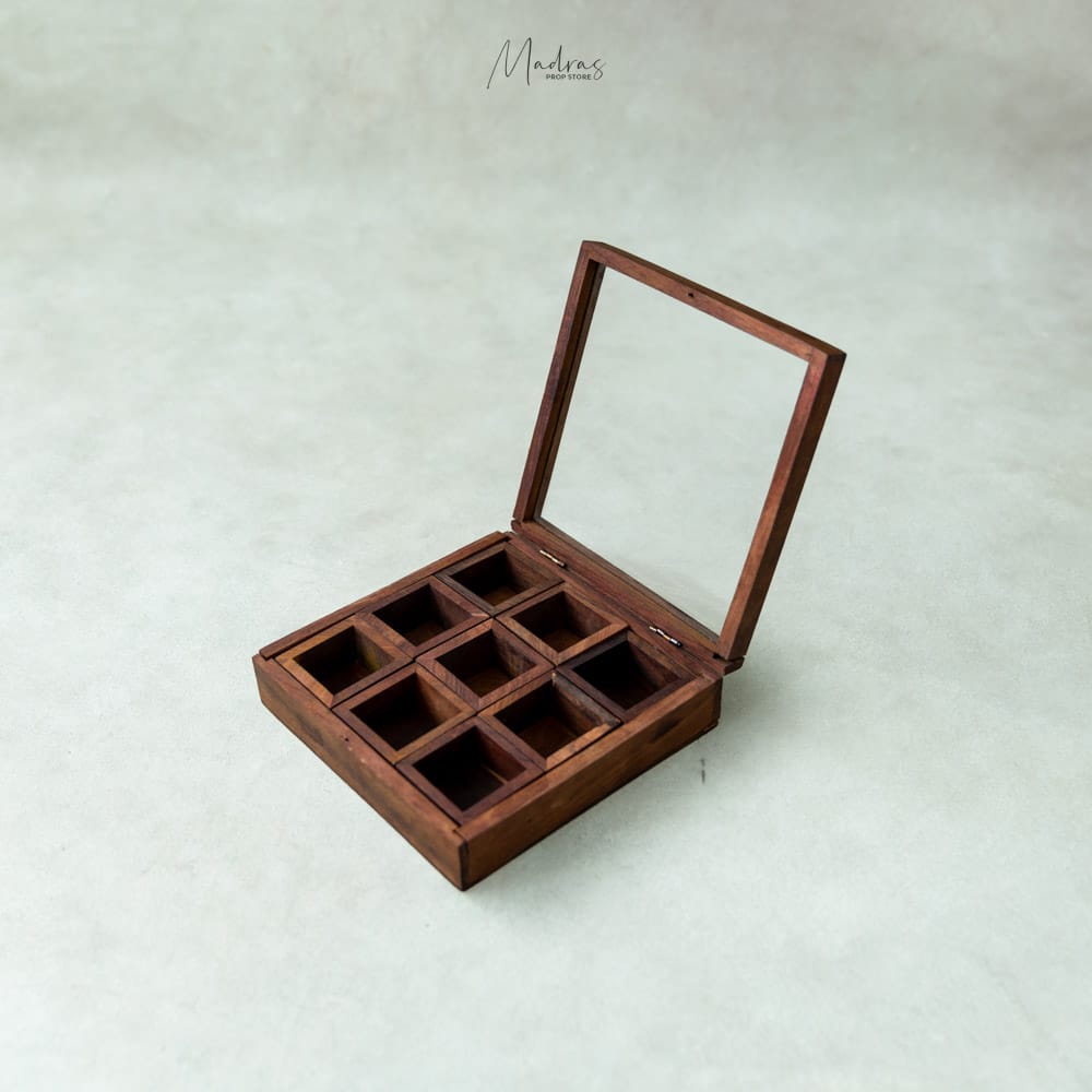 Rental - Wooden Spice Box