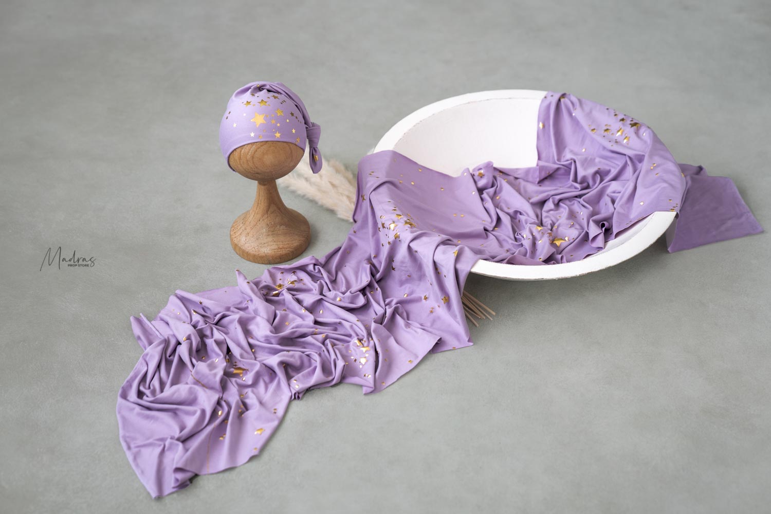Rental - Jersey Glittering Wrap With Hat
