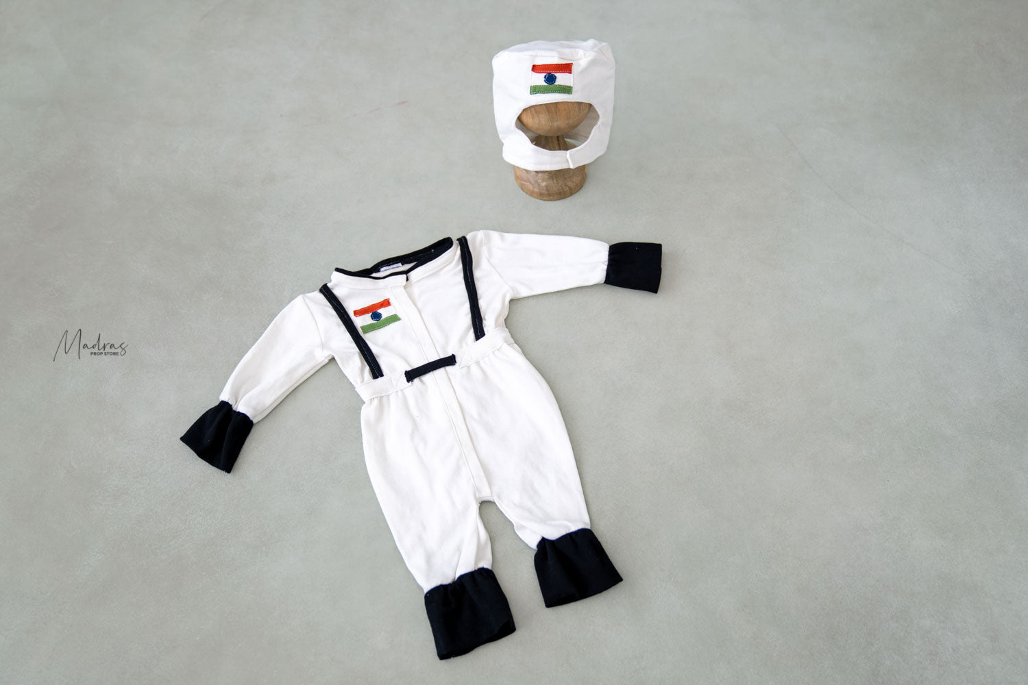 Rental - Space Outfit