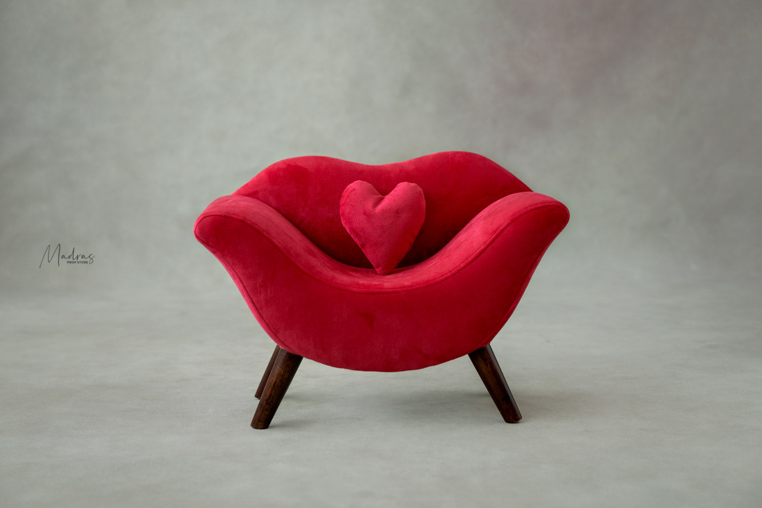 Rental - Lip Sofa