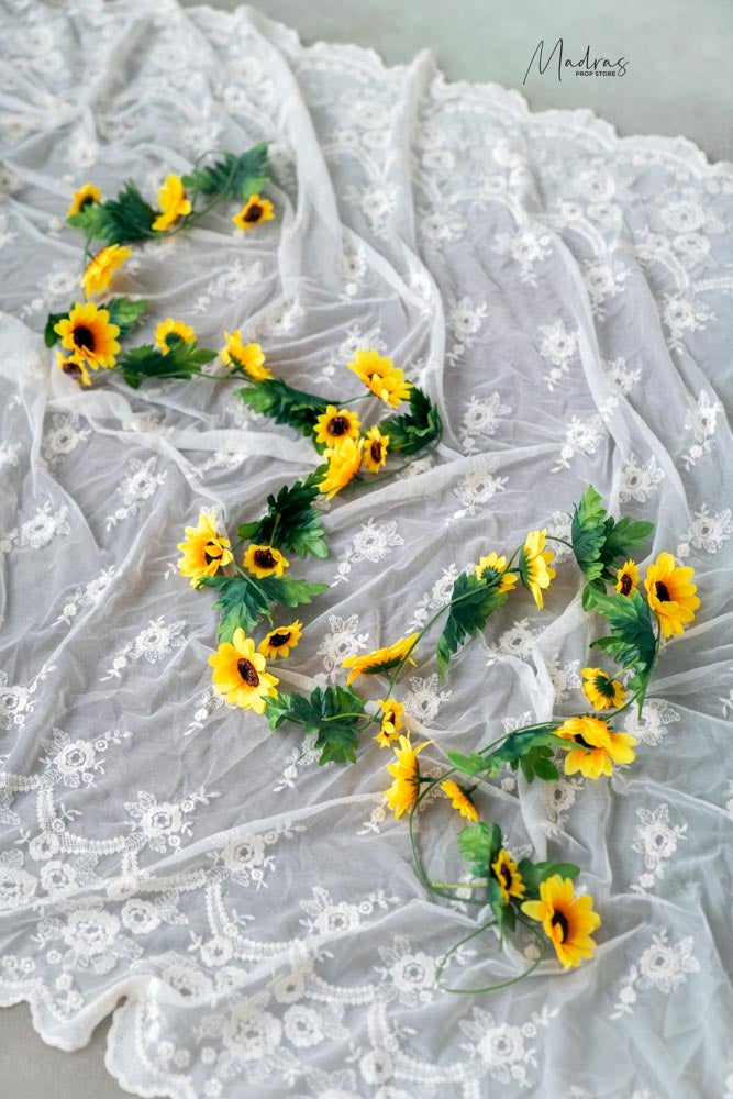 Rental - Mini Sunflower Garland