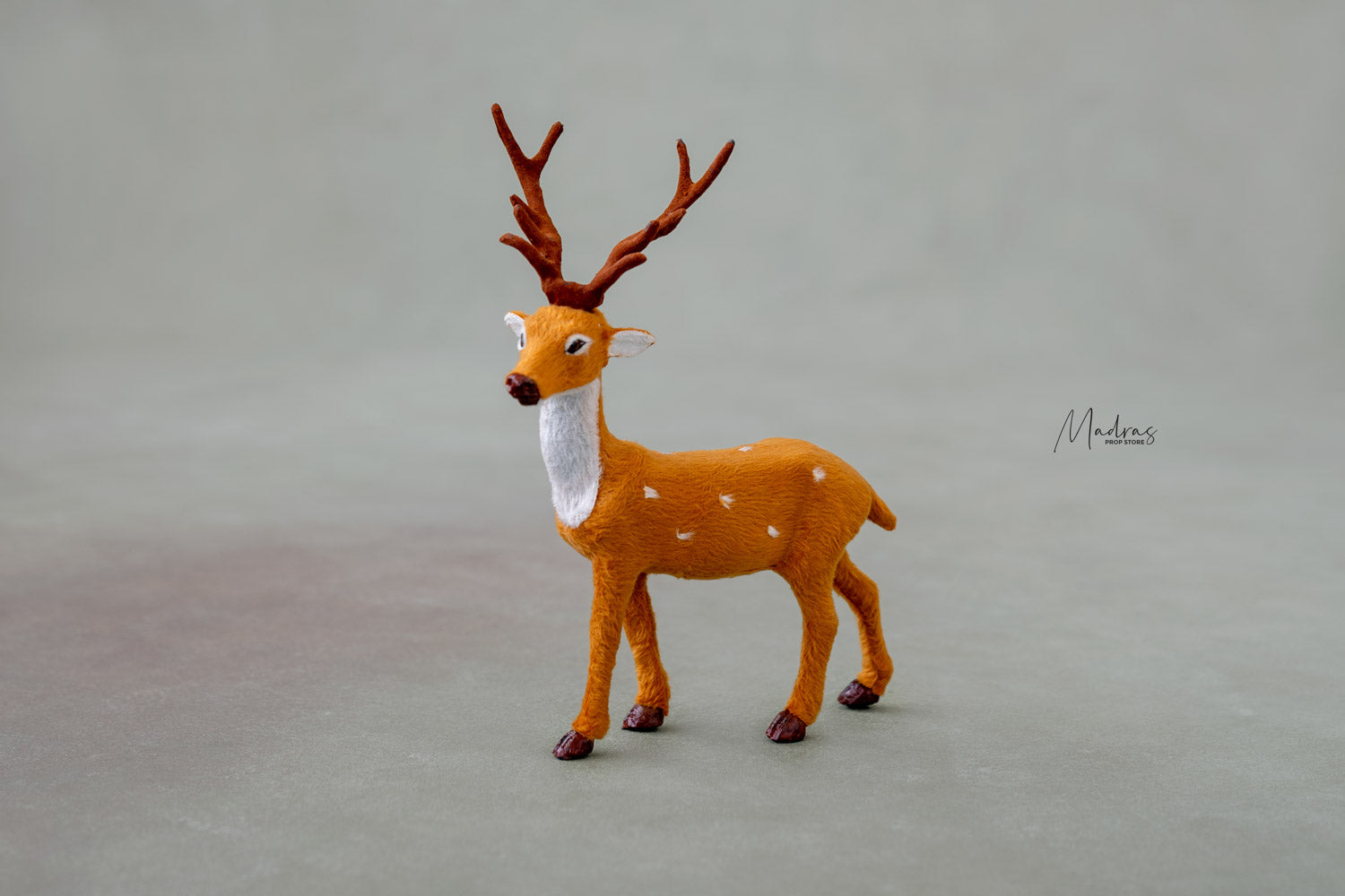 RENTAL- REINDEER STANDING