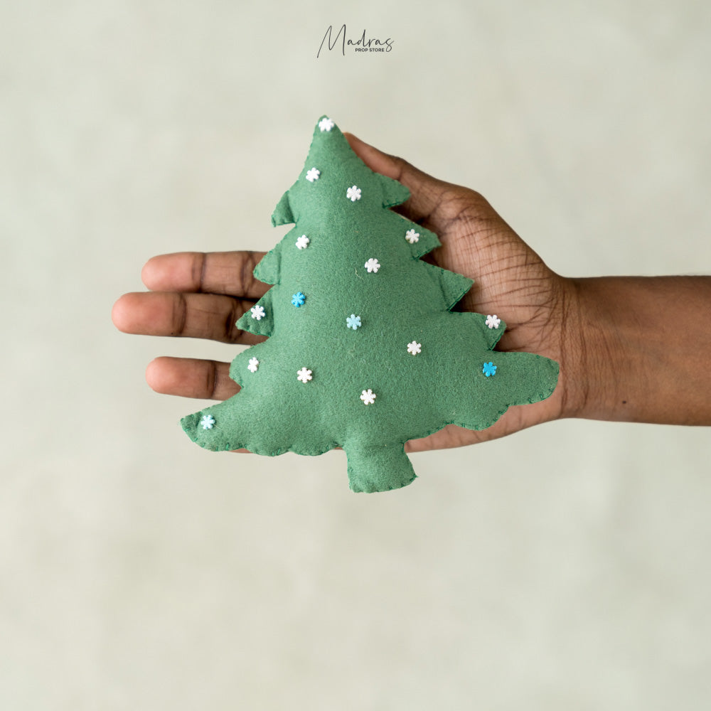 Rental - Felted Xmas Tree
