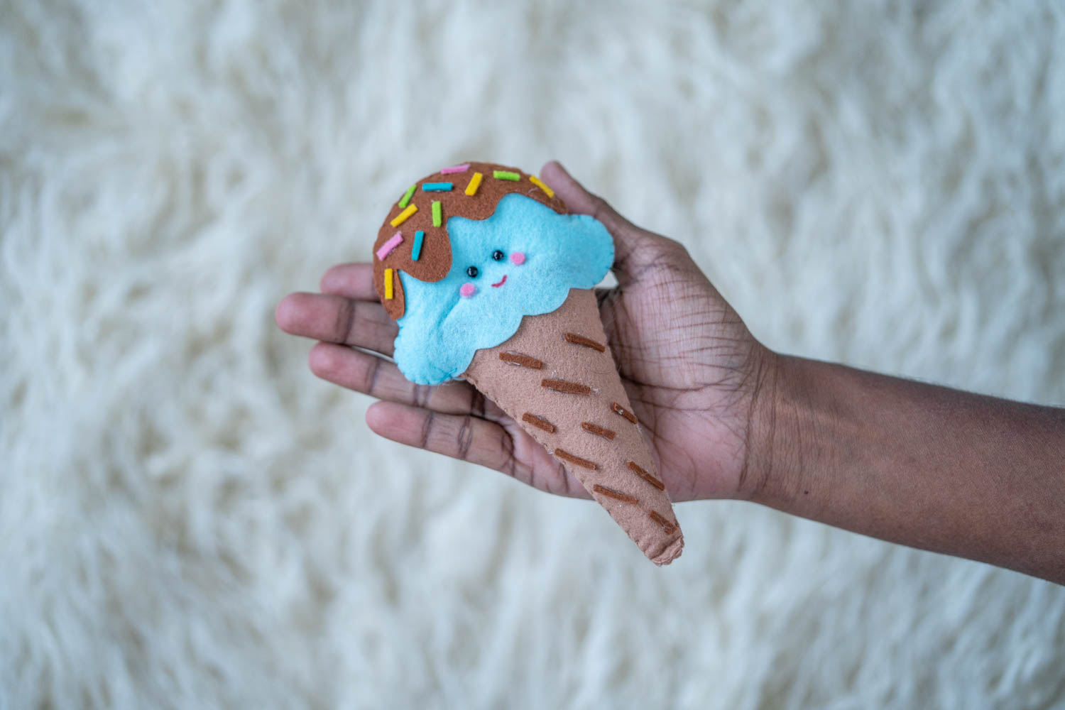 RENTAL - CAKE TOY