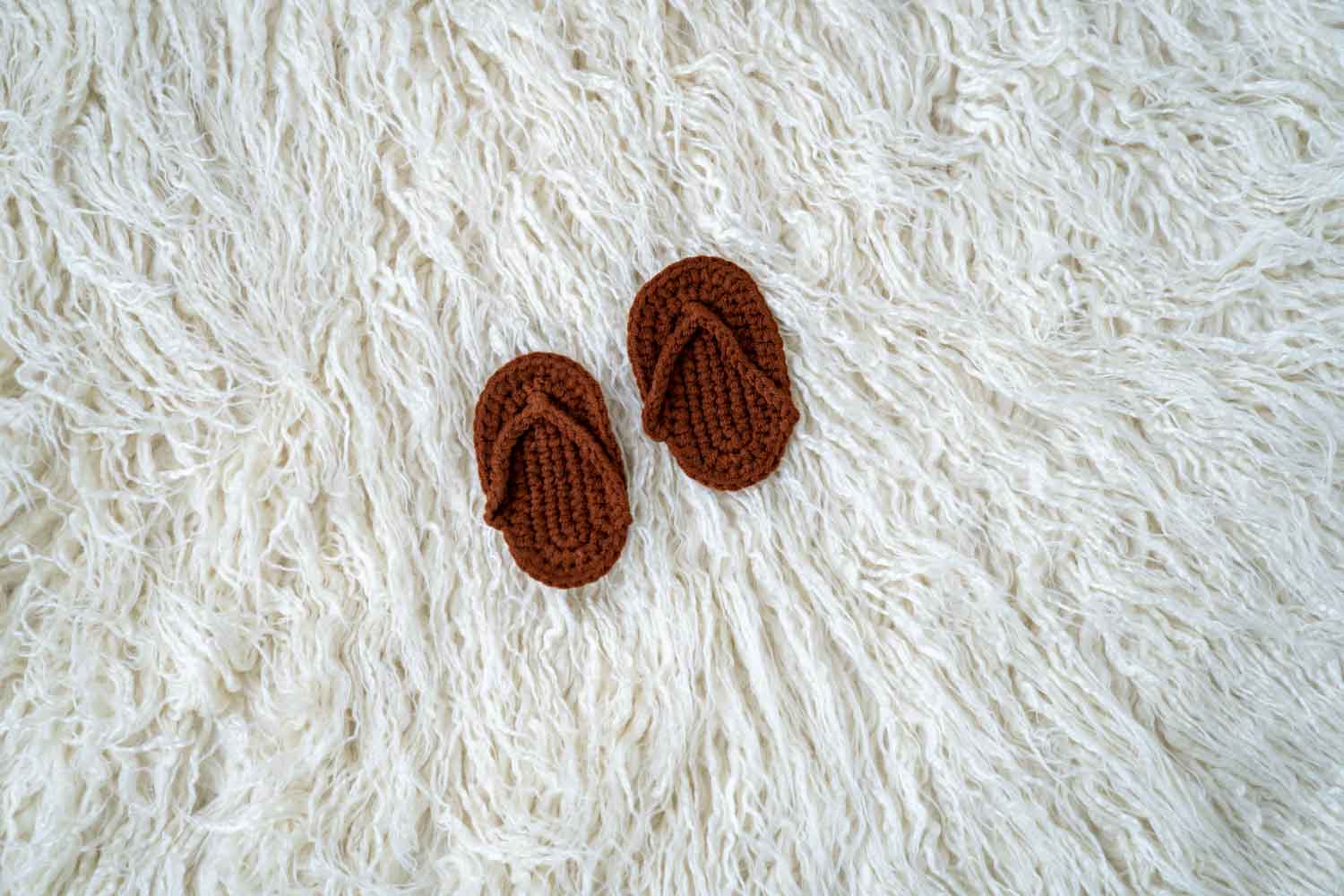 RENTAL- NEWBORN SLIPPERS