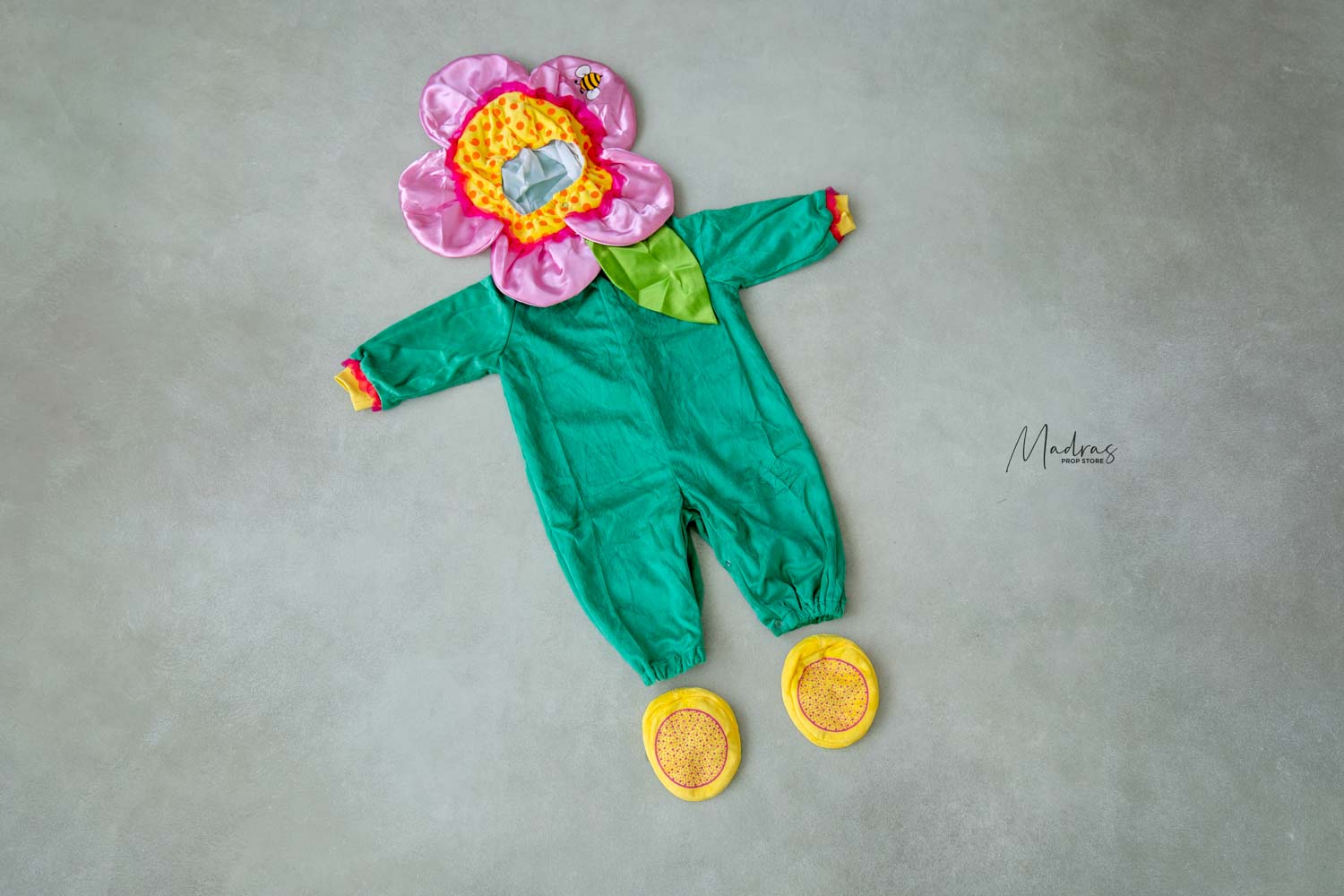 Rental - Sunflower Outfit 4 Year