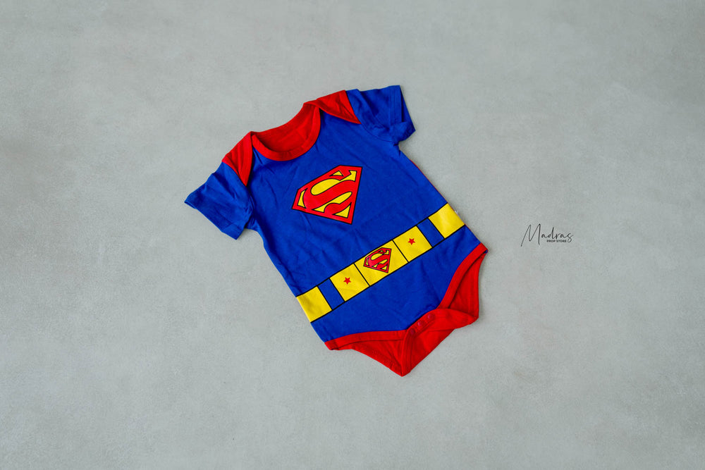Rental - SUPERMAN OUTFIT