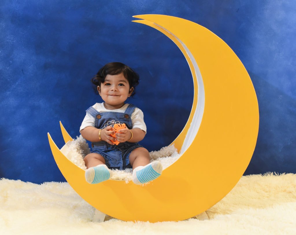 Rental - Moon Bench