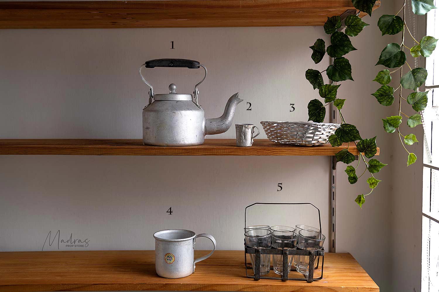 Rental - Metalware #04