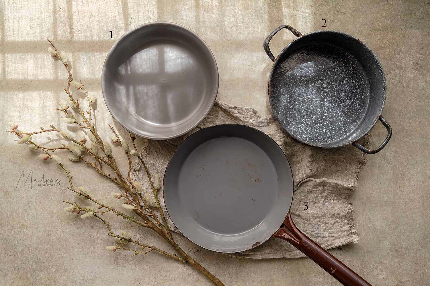 Rental - Metalware #08