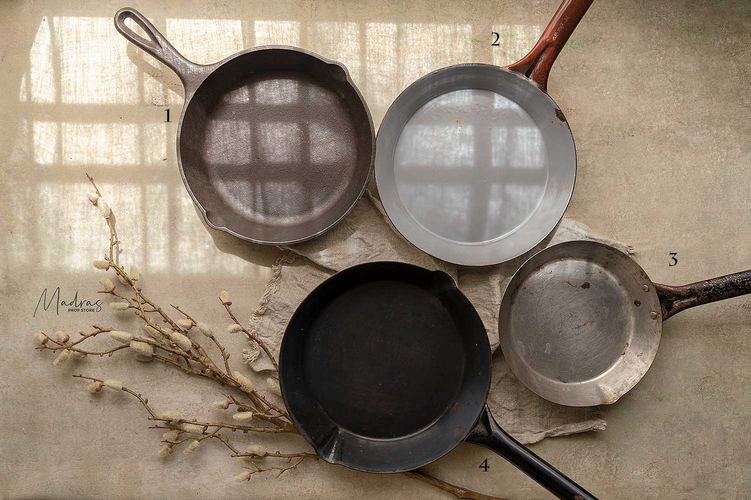 Rental - Metalware #09