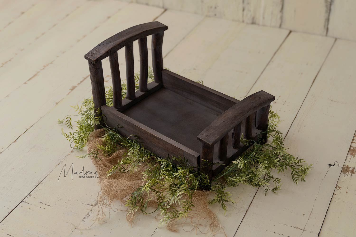 Rental - Rustic log bed