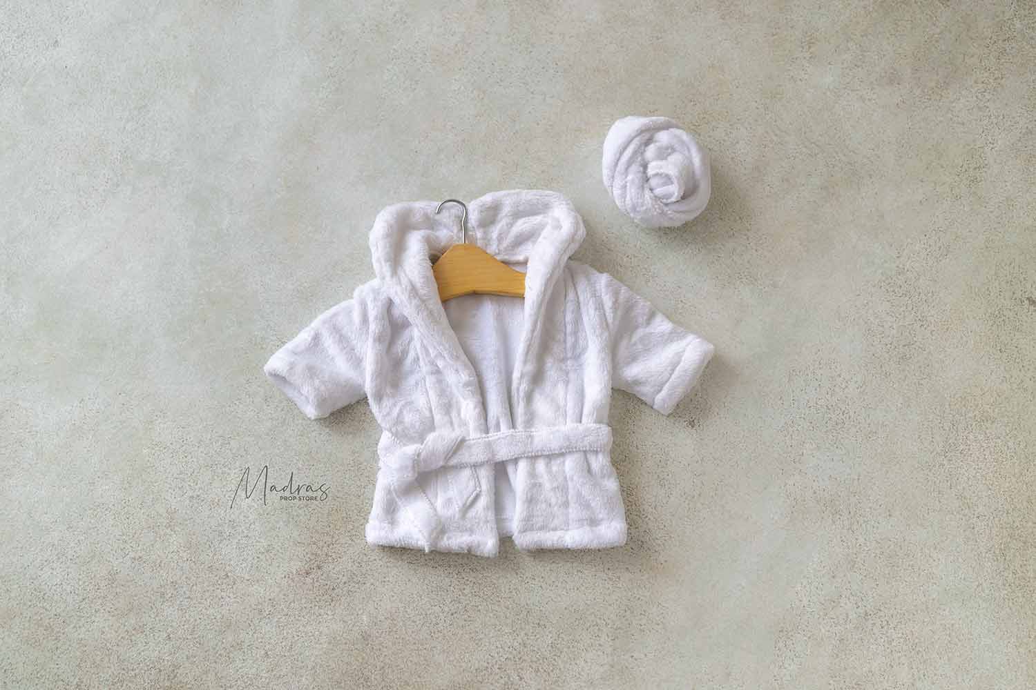 Rental - Spa Outfit White With Cap