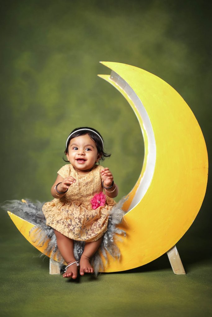 Rental - Moon Bench