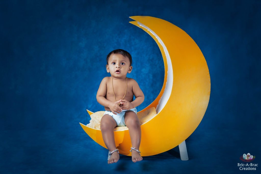 Rental - Moon Bench