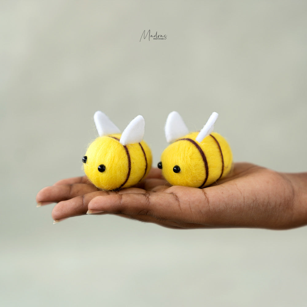 Rentals - crochet Honey Bee set of 2